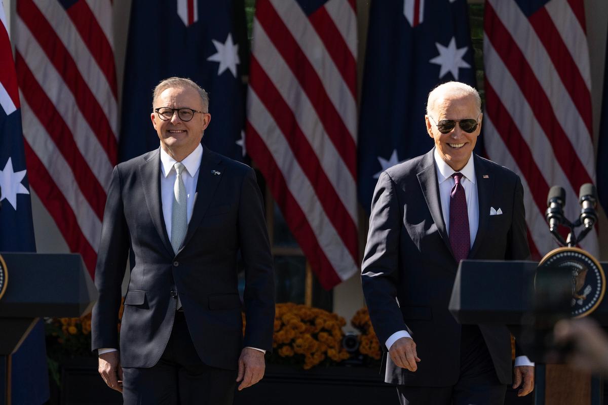 Biden Cautions Australian Government on Dealing With Beijing