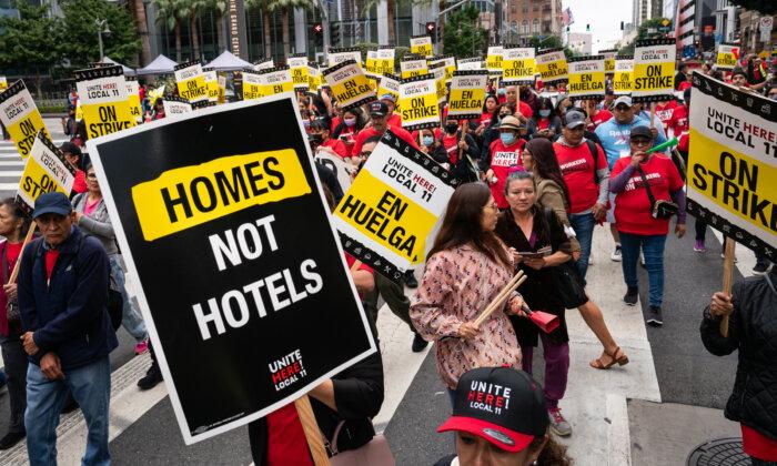 Los Angeles Removes Proposal to House Homeless in Vacant Hotel Rooms From March Ballot
