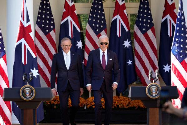 U.S. President Joe Biden (R) and Prime Minister of Australia Anthony Albanese walk into the Rose Garden for a press conference at the White House on October 25, 2023 in Washington, DC.  (Drew Angerer/Getty Images)