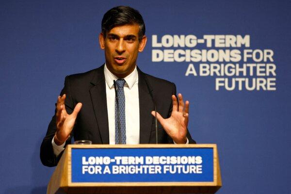 Rishi Sunak delivers a speech on artificial intelligence in London on Oct. 26, 2023. (Peter Nicholls/POOL/AFP via Getty Images)