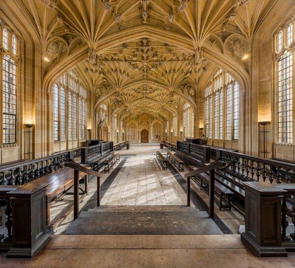 Early universities included religious studies as part of their curriculum. The Divinity School in the Bodleian Library, Oxford, Oxfordshire, England. (<a href="http://Diliff">DAVID ILIFF</a><strong>/</strong><a class="mw-mmv-license" href="https://creativecommons.org/licenses/by-sa/3.0" target="_blank" rel="noopener">CC BY-SA 3.0</a>)