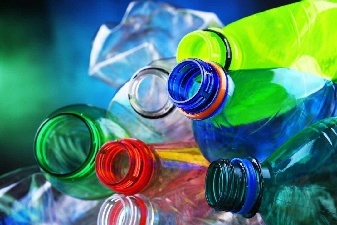 BPA Linked to Autism, ADHD: This Is How to Help the Body Detox the Chemical