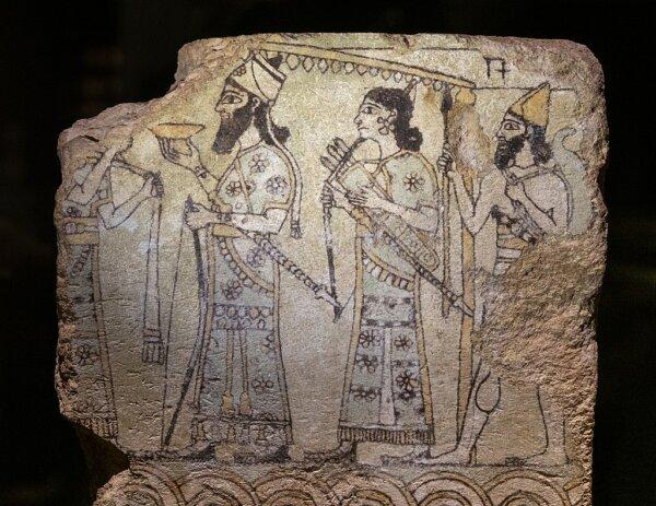 Glazed tile depicting a king and attendants, 9th century B.C. (Anthony Huan/CC BY-SA 2.0)