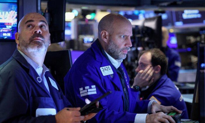 Wall Street Opens Lower as Focus Shifts to Jobs Data