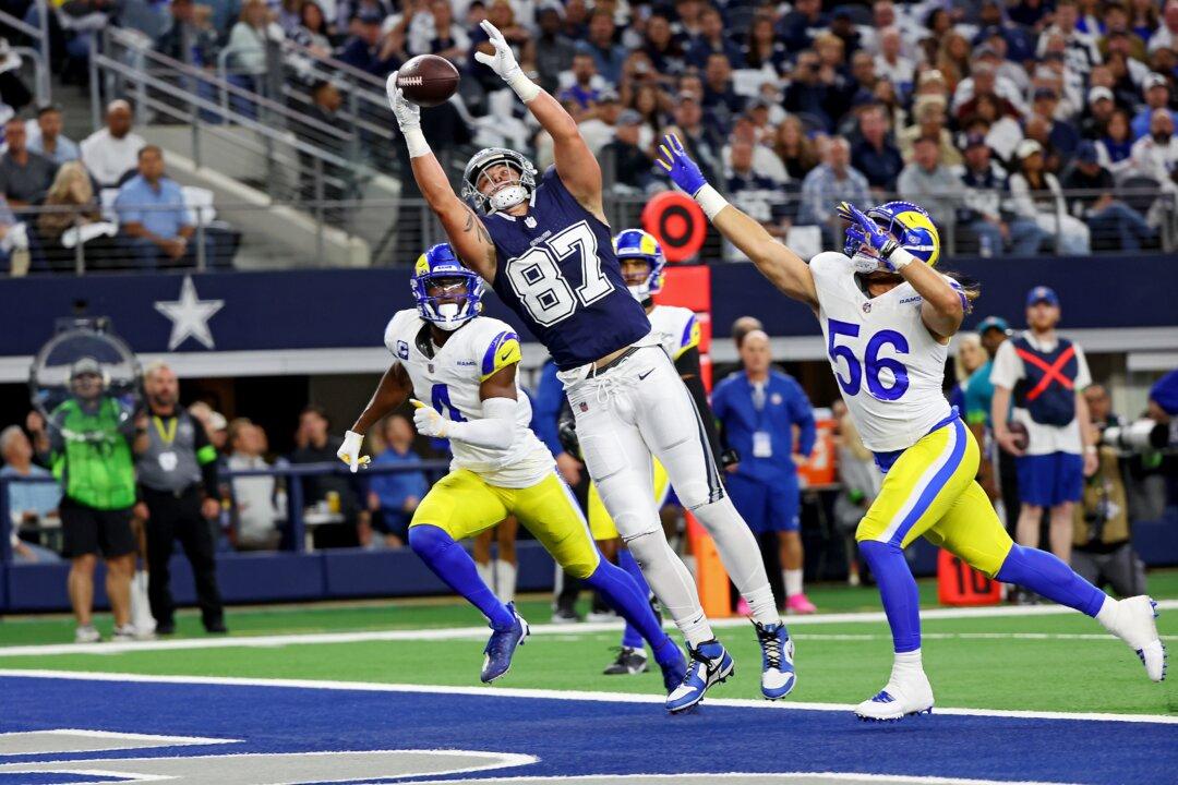 Prescott Throws 4 TDs, Bland Gets 3rd Pick-6 of Season as Cowboys Rout Rams 43–20