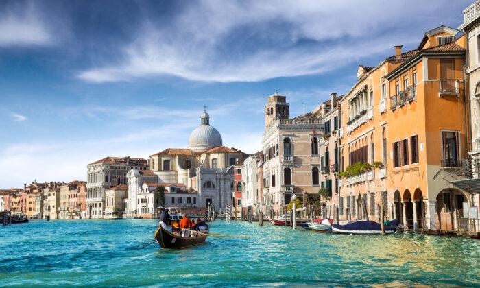 Venice to Impose Tourist Tax for Day-Trippers in Spring 2024