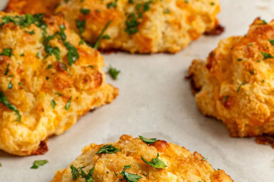 Cheddar Bay Biscuits