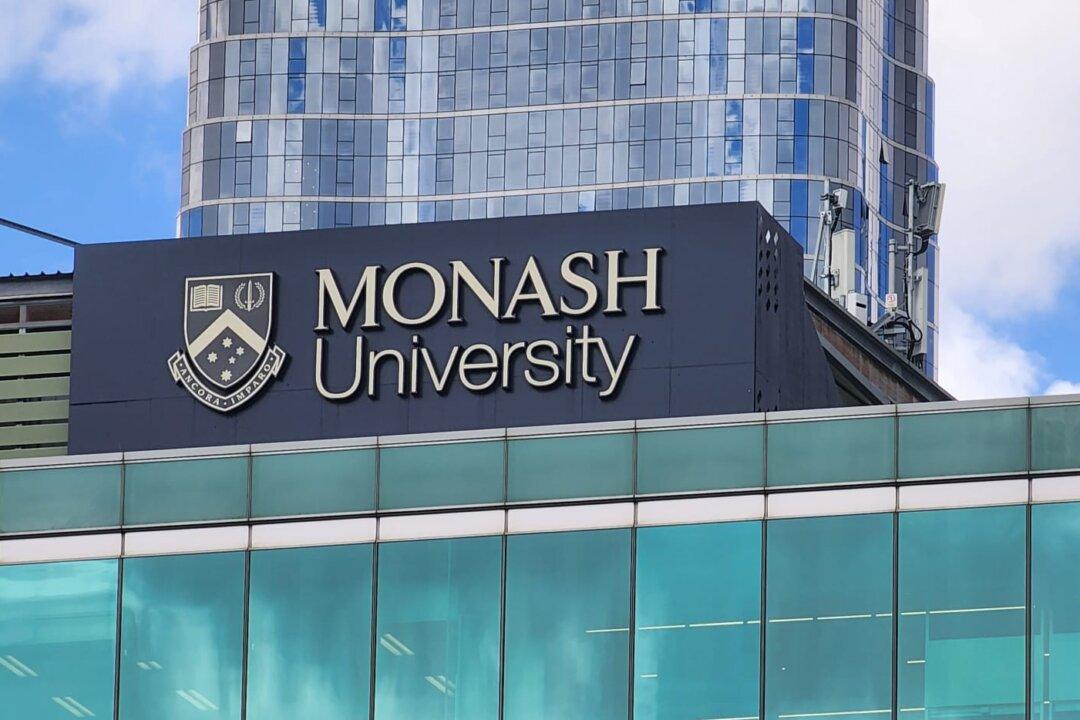 Victorian Government Opposes Federal Labor’s Cap on Overseas Students