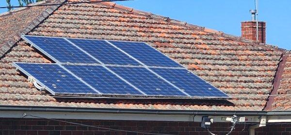 Solar panels are seen on a roof in Caulfield, Melbourne, on Oct. 30, 2023. (Susan Mortimer/The Epoch Times)
