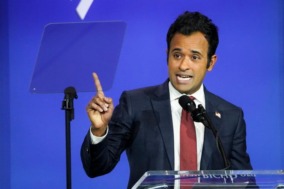Senior Vivek Ramaswamy Adviser Quits to Join Trump Campaign
