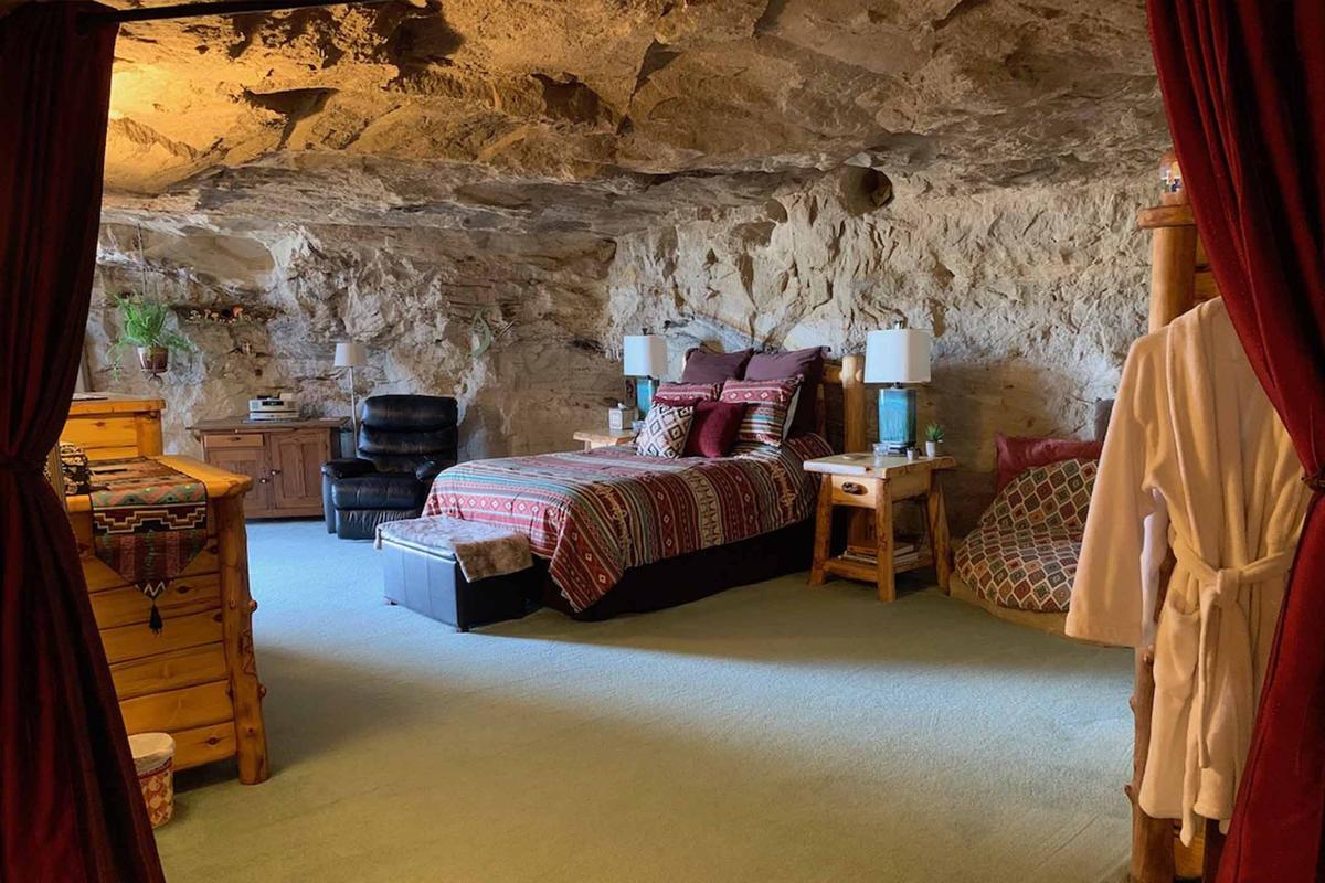 A view of the master bedroom in Koko’s Cave. (Courtesy of <a href="https://kokoscave.us/">Kokopelli’s Cave</a>)