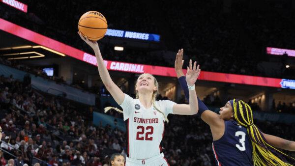 Cameron Brink (22) of the Stanford Cardinal against the Connecticut Huskies in the semi-final game of the 2022 NCAA Women's Basketball Tournament at Target Center in Minneapolis on April 1, 2022. (Andy Lyons/Getty Images)