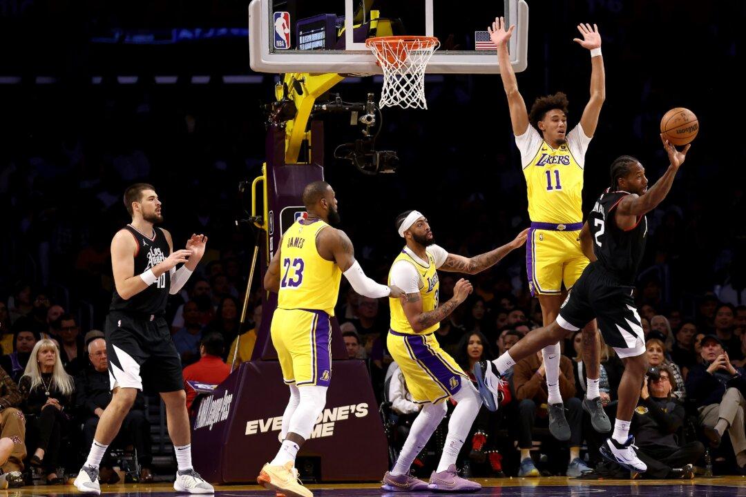 Lakers Hold Off Clippers 130–125 in OT to Snap an 11-game Losing Streak in the Los Angeles Rivalry