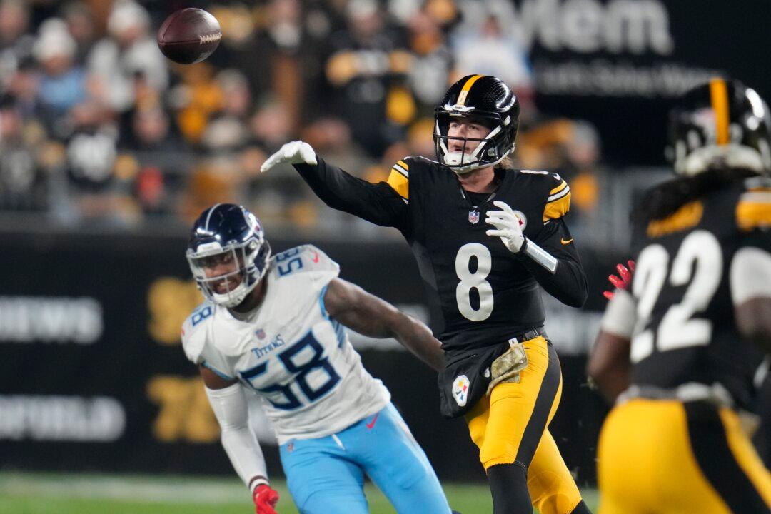 Pickett Hits Johnson for Late Touchdown as the Steelers Slip Past Levis, Titans 20–16