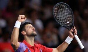 Djokovic Battles Back to Advance to Paris Quarter-Finals