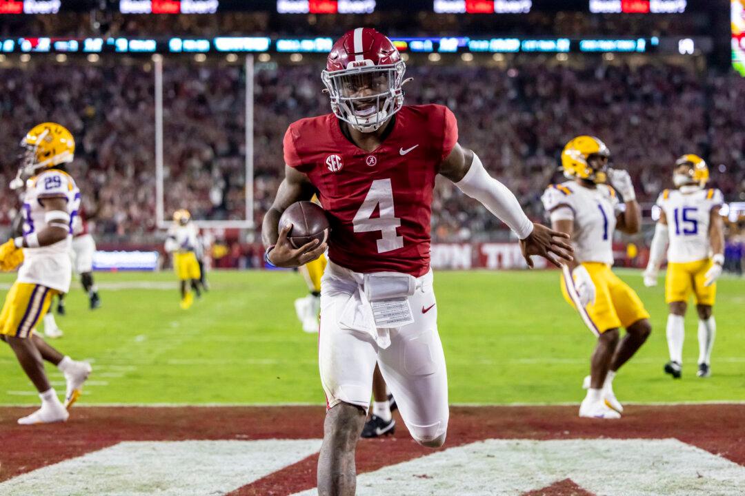 Milroe Runs, Passes No. 8 Alabama to 42–28 Victory Over No. 13 LSU, Daniels Leaves With Injury