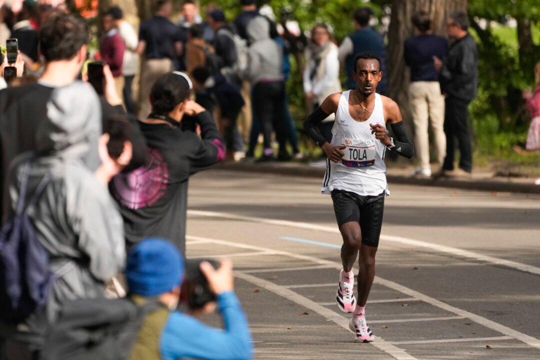 Tamirat Tola Sets NYC Marathon Course Record to Win Men’s Race; Hellen Obiri Takes Women’s Title