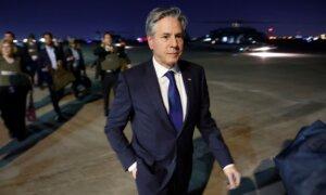 US Secretary of State Makes Surprise Visit to Iraq