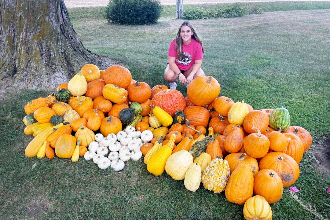 'Absolutely Amazing': High School Student Donates 7,000lb of Fresh Produce From Her Own Garden