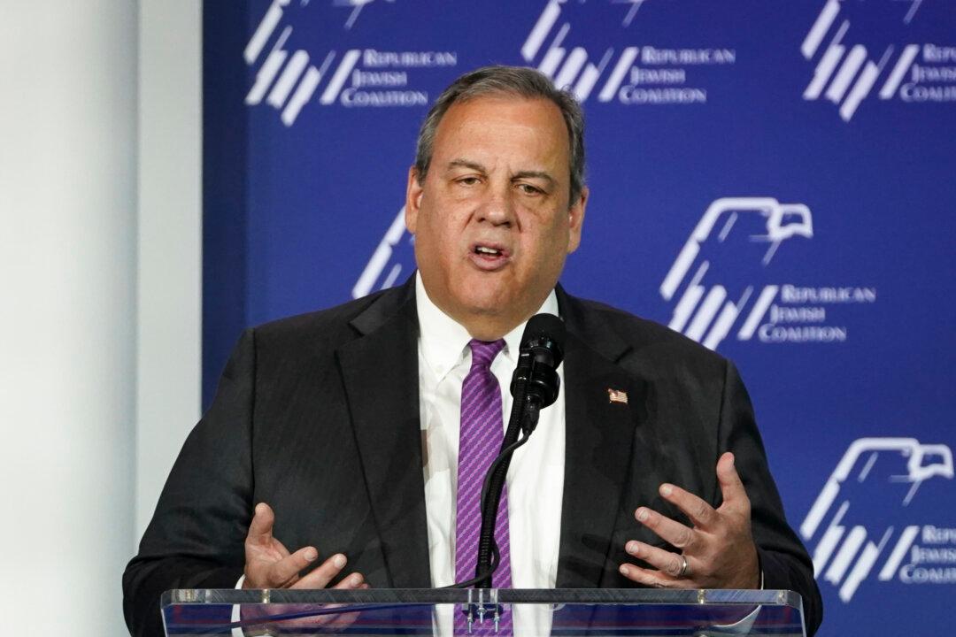 Chris Christie Says He Qualifies for Fourth GOP Debate