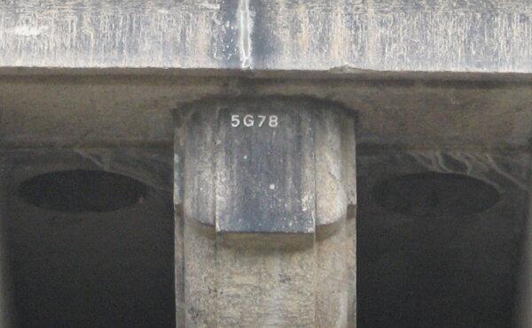 A numbered stone used to reassemble <a href="https://en.wikipedia.org/wiki/London_Bridge_(Lake_Havasu_City)">London Bridge</a> now located in <a href="https://en.wikipedia.org/wiki/Lake_Havasu_City">Lake Havasu City</a>, Arizona. (<a href="https://en.wikipedia.org/wiki/User:Skarg">Skarg</a>/<a href="https://creativecommons.org/licenses/by/3.0">CC BY 3.0</a>)