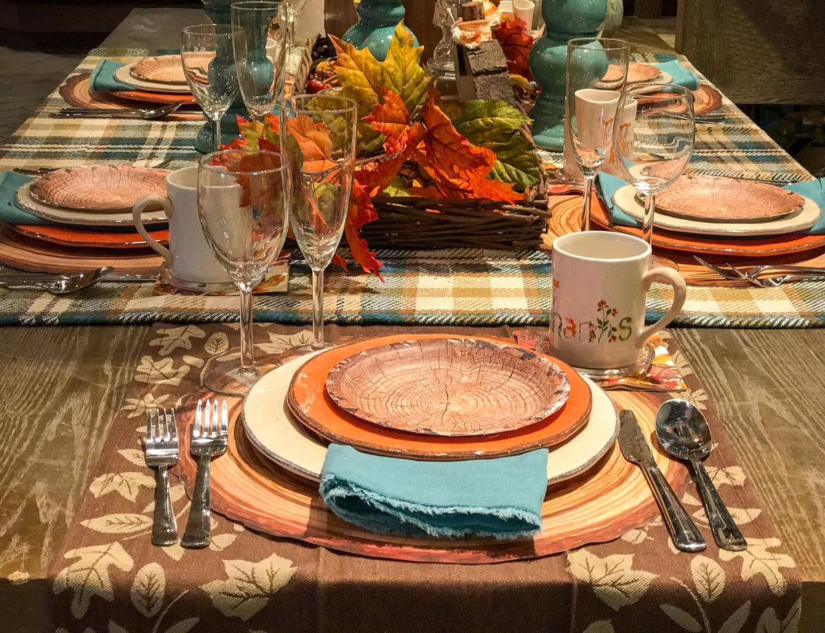 Time to Start Thinking About Thanksgiving Decor With Natural Decorations and Rustic Colors