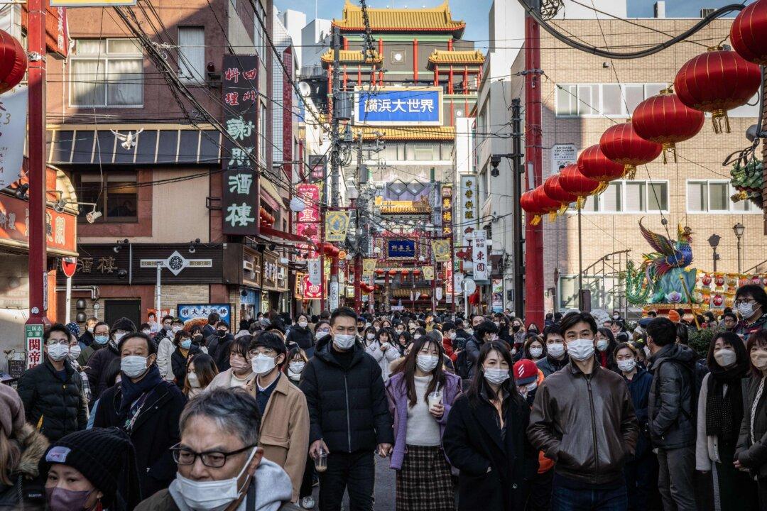 Chinese Nationals Become Predominant Foreign Residents in Japan Amid Rising Emigration