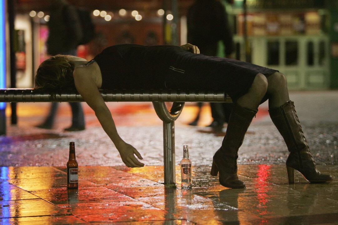 British Women Worst Binge-Drinkers in Developed Countries: OECD Report