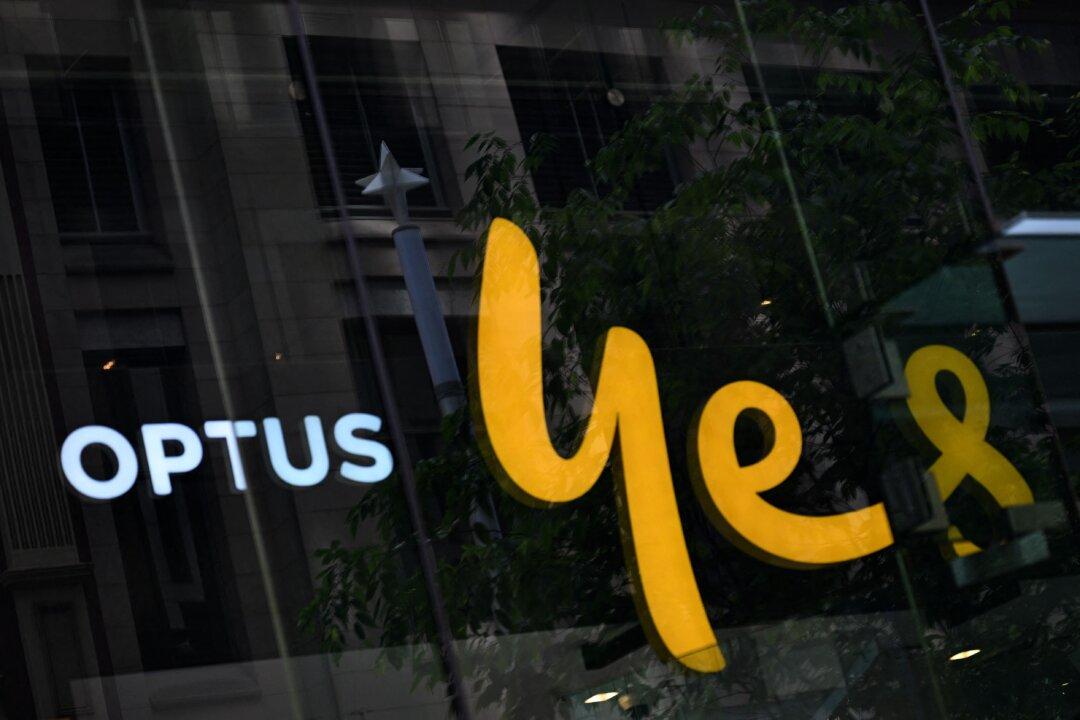 Optus CEO Kelly Bayer Rosmarin Resigns in Wake of 14-Hour Nationwide Outage