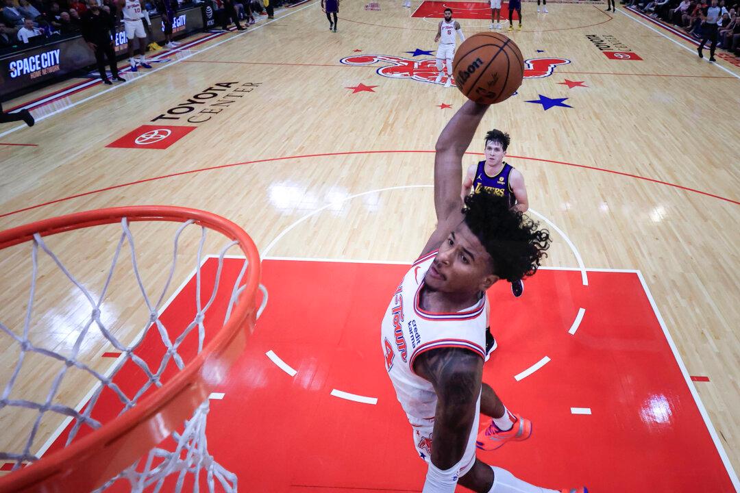 Rockets Go Wire-to-Wire, Crush Short-Handed Lakers