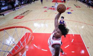 Rockets Go Wire-to-Wire, Crush Short-Handed Lakers