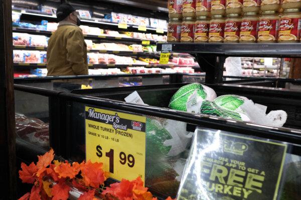 A supermarket bin full of turkeys. (Spencer Platt/Getty Images/TNS)