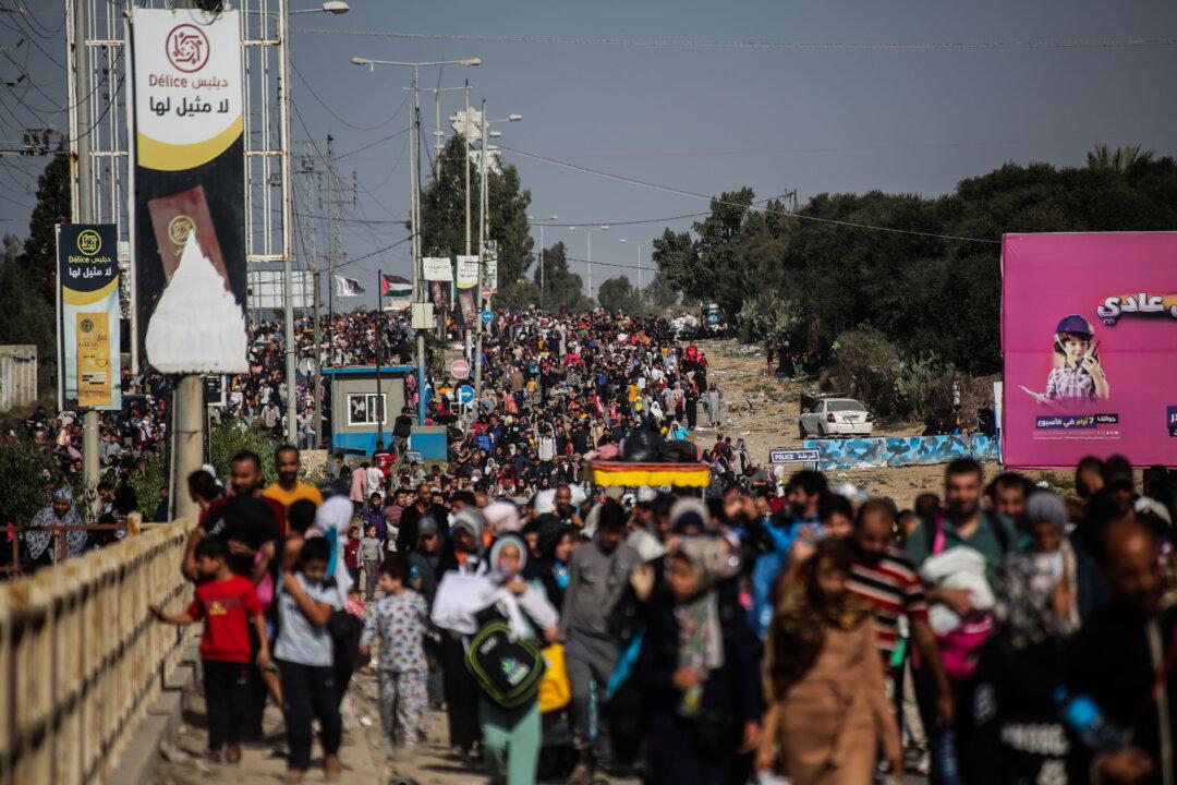 Israel Faces Pressure Over Gaza Deaths as Fighting Rages Near Hospitals