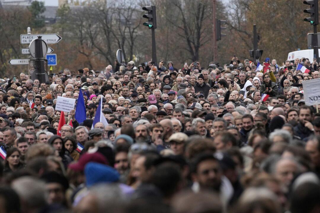 More Than 180,000 People Across France March Against Rising Antisemitism Amid Israel–Hamas War