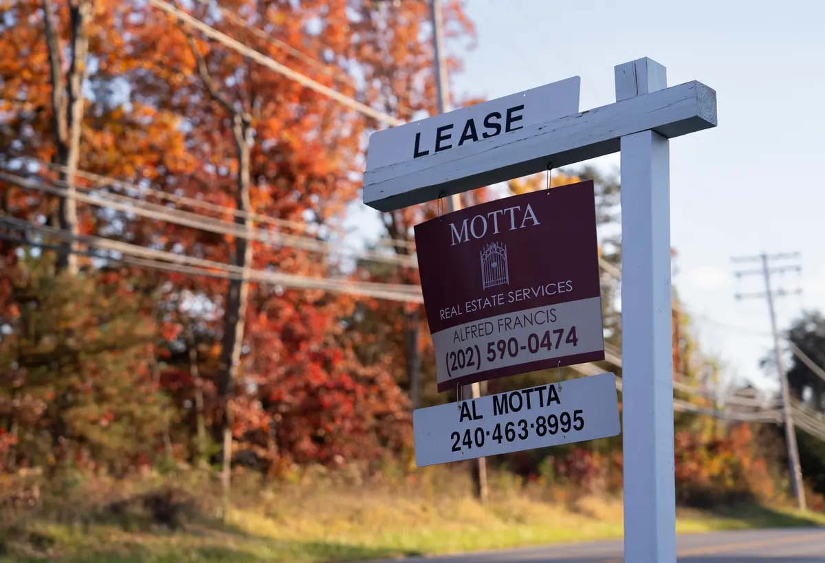 Retail Workers Currently Earning 51.6 Percent Less Than Needed to Afford Rent: Report thumbnail