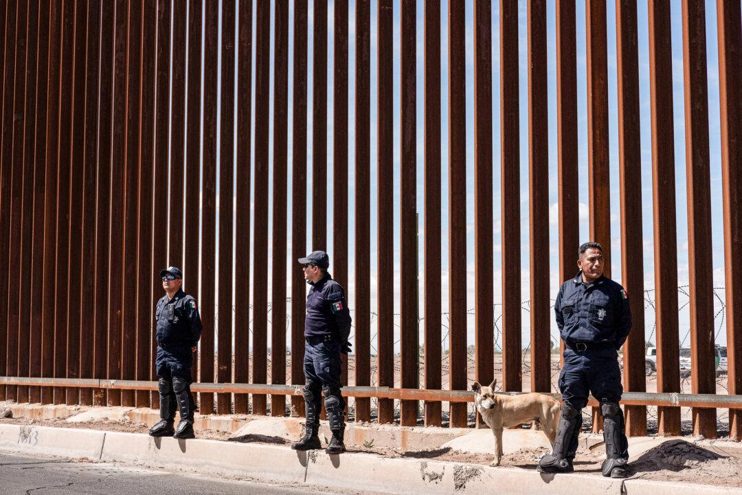 Physical Barrier ‘Most Cost-Effective’ Way to Prevent Illegal Immigration, Says DHS Internal Memo