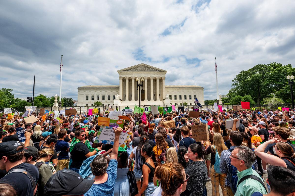 People protest in response to the Dobbs abortion ruling in front of the U.S. Supreme Court in Washington on June 24, 2022. (Brandon Bell/Getty Images)