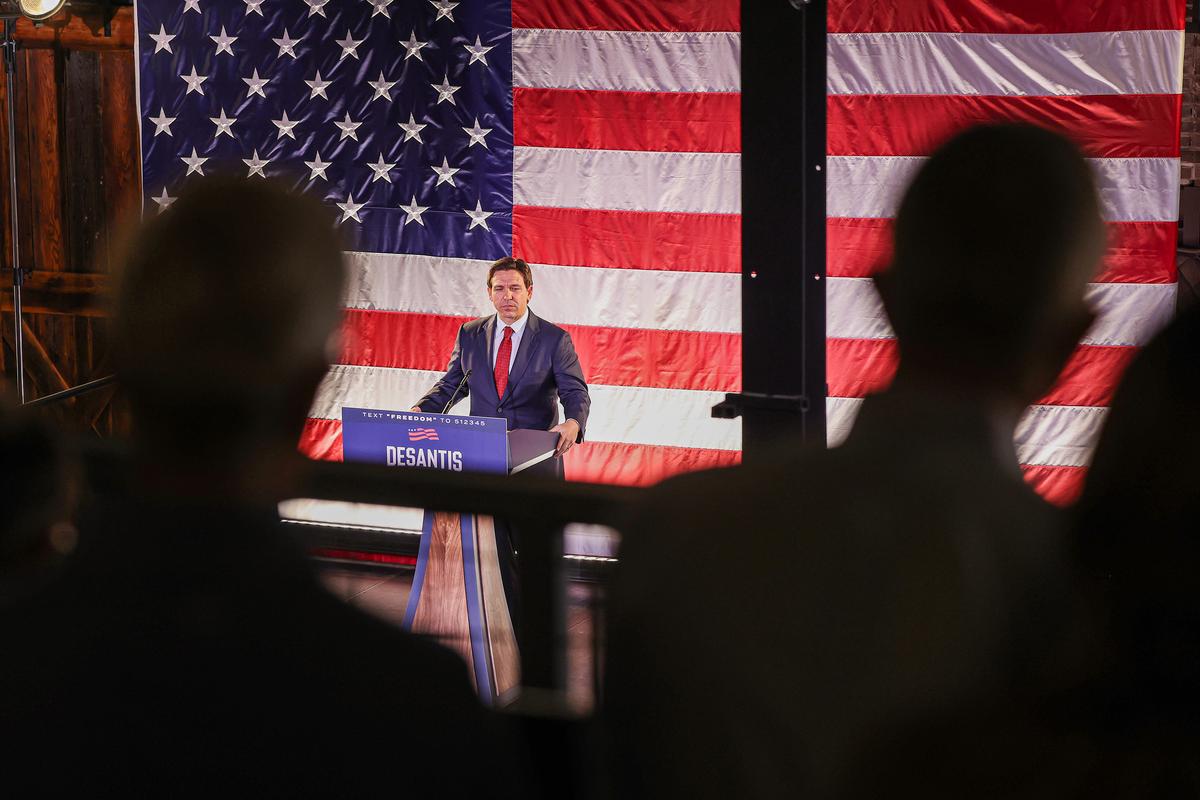  Republican presidential candidate Florida Gov. Ron DeSantis speaks at a campaign rally in Des Moines, Iowa, on Nov. 6, 2023. (Scott Olson/Getty Images)