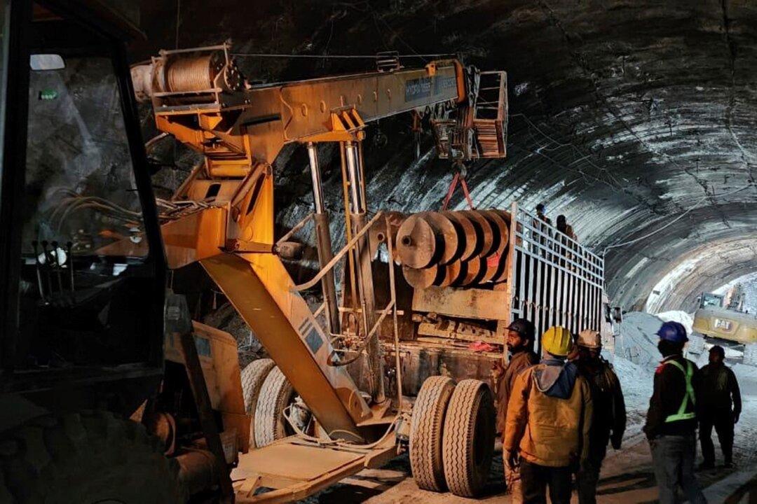 Some of 40 Workers Trapped in India Tunnel Collapse Are Sick as Debris and Glitches Delay Rescue