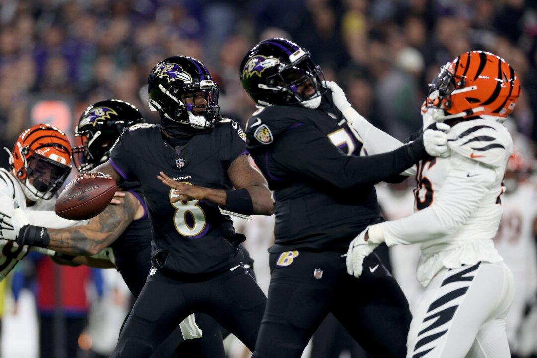 Ravens Handle Bengals 34–20 After Joe Burrow Exits in the 2nd Quarter With a Wrist Injury