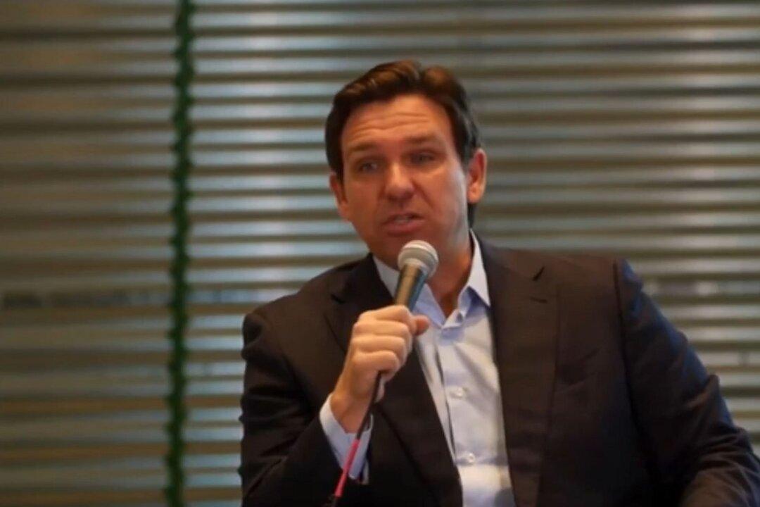 DeSantis Decries American CEOs ‘Groveling’ to Chinese ‘Dictator’ Xi Jinping at APEC Summit