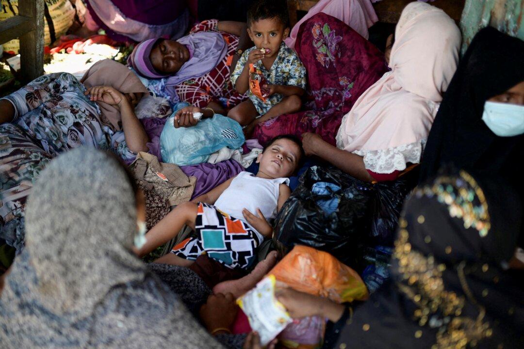 Hundreds More Rohingya Refugees Arrive in Indonesia’s Aceh