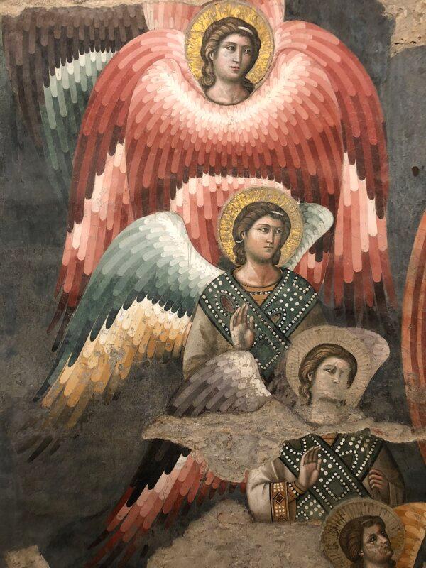 Pietro Cavallini rendered the figures in his "The Last Judgment" with emotions, and a three-dimensionality that hadn't been seen since ancient times. A detail of his angelic beings shows their gentle gaze, soft flesh, curled hair, and draped robes. (Public Domain)