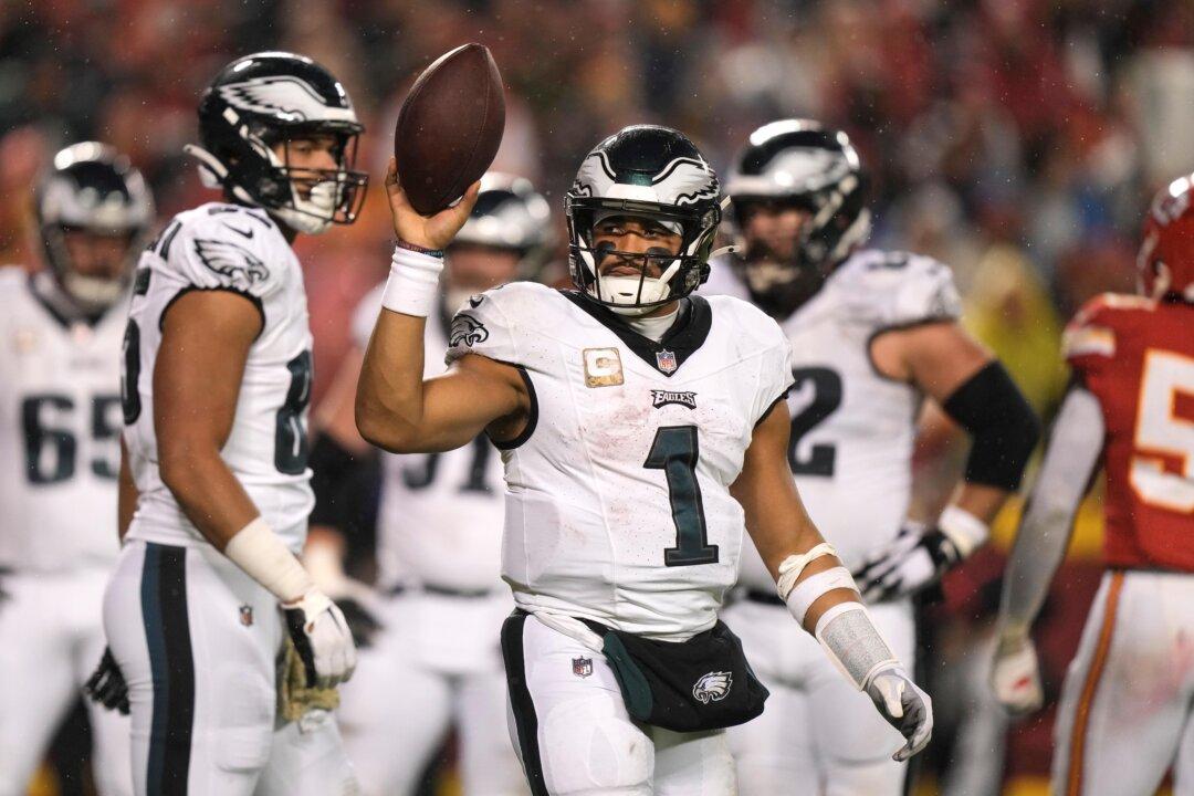 Jalen Hurts Leads Second-Half Rally as Eagles Beat Chiefs 21–17 in Super Bowl Rematch