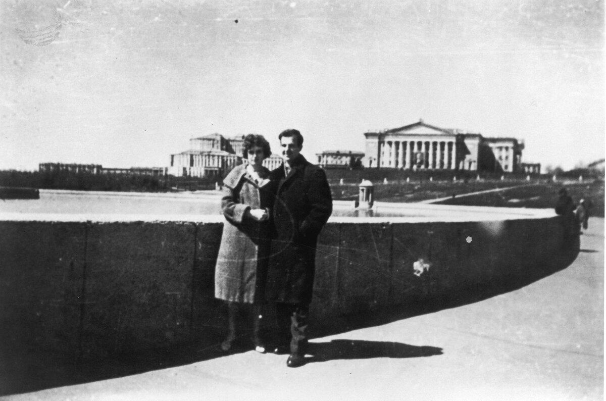 Lee Harvey Oswald with wife Marina Oswald in Minsk, Belarus, circa 1950s. (Fotosearch/Getty Images)
