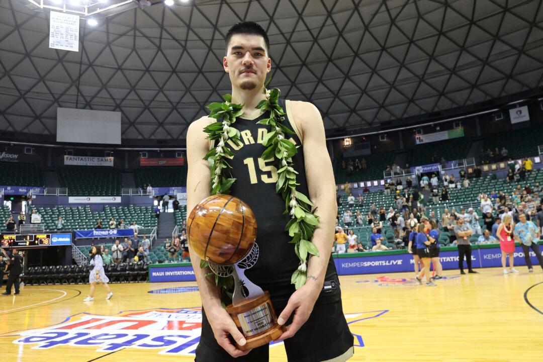 Edey’s 28 Points, 15 Boards Power No. 2 Purdue Past No. 4 Marquette for Maui Invitational Title