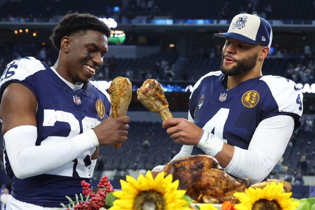 Bland, Prescott Help Cowboys to 13th Straight Home Win Over Commanders on Thanksgiving