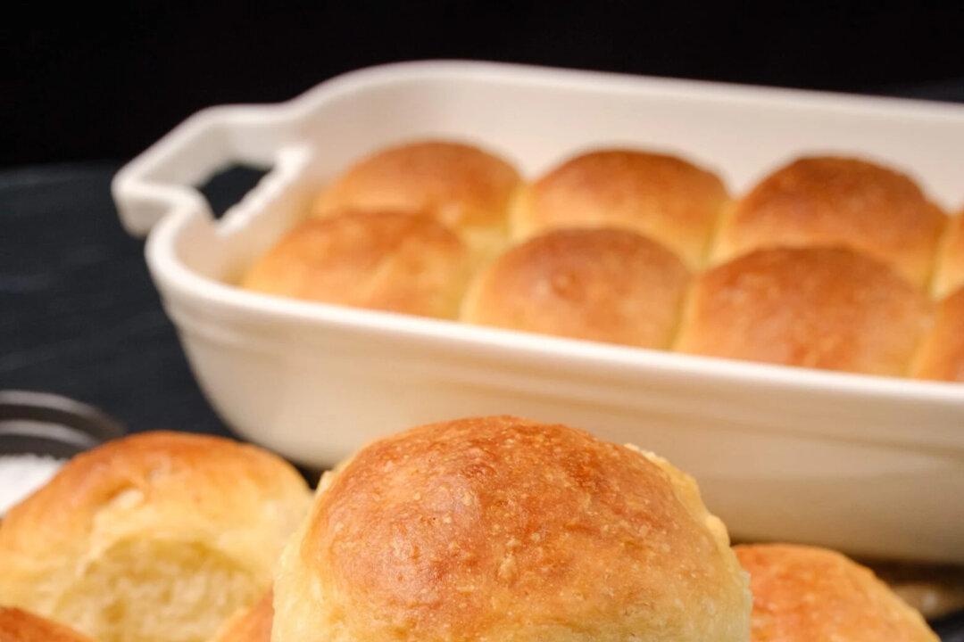 Easy Dinner Rolls (Less Than 1 Hour)