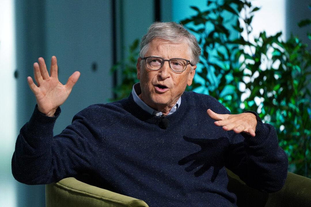Growing Advancement in AI Could Lead to 3-Day Work Week: Bill Gates