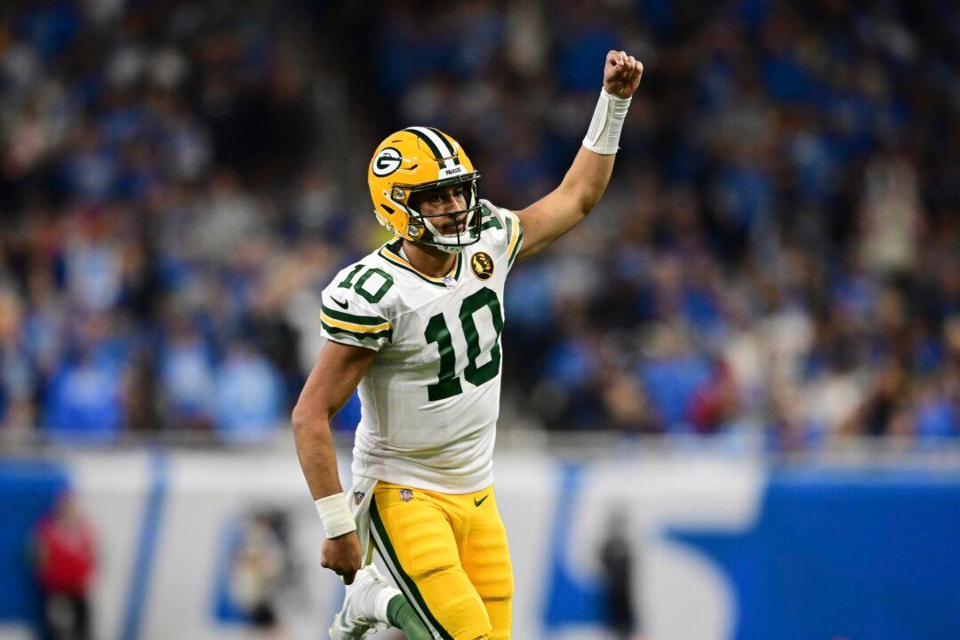 Love Ties Career High With 3 TD Passes, Leads Packers to 29–22 Win Over NFC North-Leading Lions